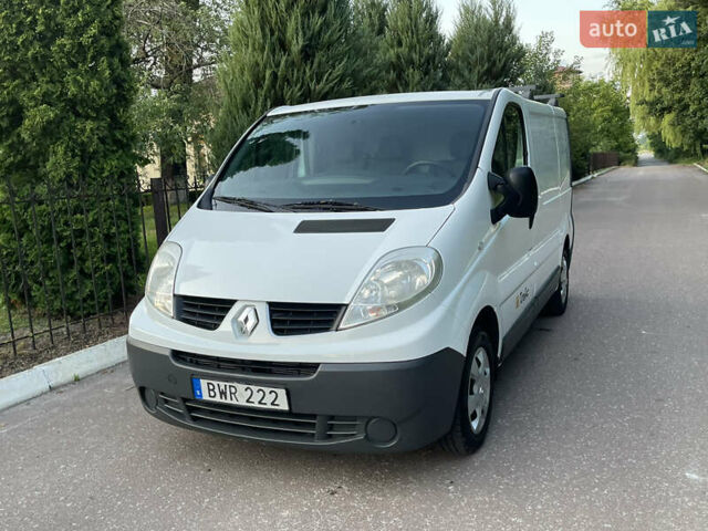 Белый Рено Трафик, объемом двигателя 2 л и пробегом 228 тыс. км за 10700 $, фото 81 на Automoto.ua