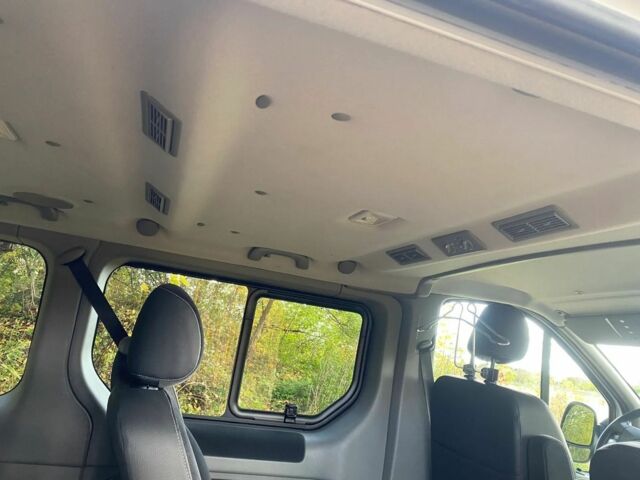 Білий Рено Трафік, об'ємом двигуна 2 л та пробігом 209 тис. км за 8900 $, фото 10 на Automoto.ua