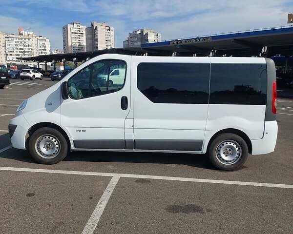 Белый Рено Трафик, объемом двигателя 2 л и пробегом 340 тыс. км за 15100 $, фото 6 на Automoto.ua