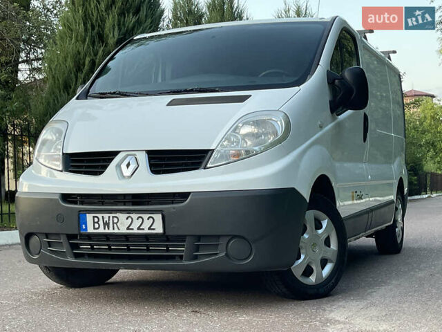 Белый Рено Трафик, объемом двигателя 2 л и пробегом 228 тыс. км за 10700 $, фото 104 на Automoto.ua