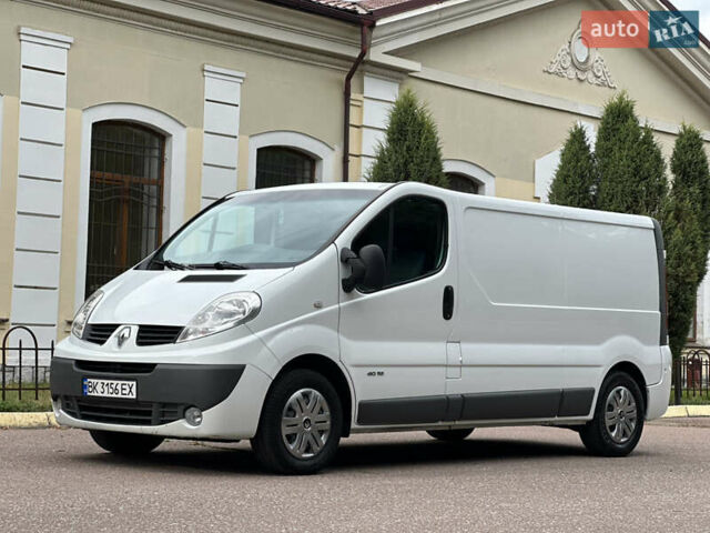 Белый Рено Трафик, объемом двигателя 2 л и пробегом 260 тыс. км за 11700 $, фото 11 на Automoto.ua