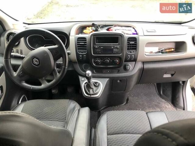 Белый Рено Трафик, объемом двигателя 1.6 л и пробегом 190 тыс. км за 15000 $, фото 10 на Automoto.ua