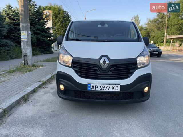 Белый Рено Трафик, объемом двигателя 1.6 л и пробегом 199 тыс. км за 13500 $, фото 2 на Automoto.ua