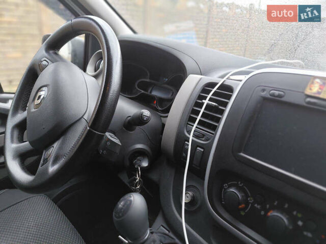 Белый Рено Трафик, объемом двигателя 1.6 л и пробегом 317 тыс. км за 13700 $, фото 20 на Automoto.ua