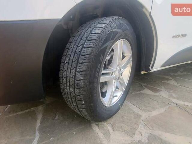 Белый Рено Трафик, объемом двигателя 1.6 л и пробегом 179 тыс. км за 15300 $, фото 12 на Automoto.ua