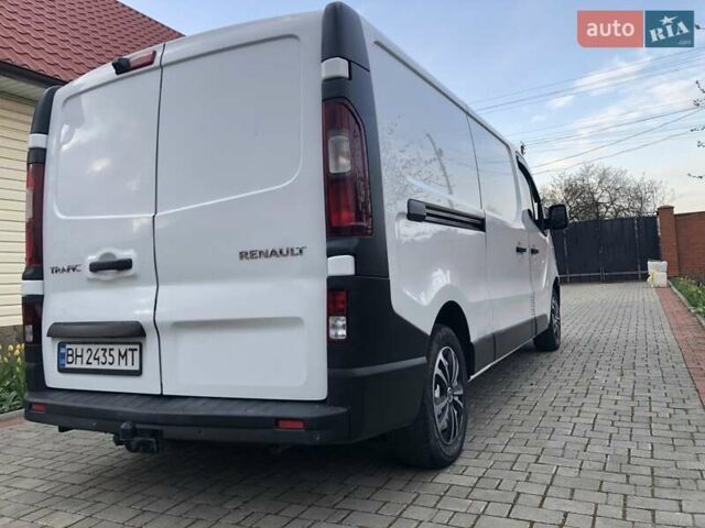 Белый Рено Трафик, объемом двигателя 1.6 л и пробегом 298 тыс. км за 12500 $, фото 31 на Automoto.ua
