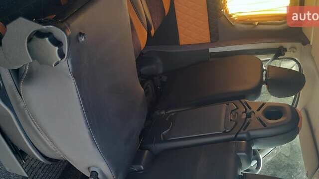 Белый Рено Трафик, объемом двигателя 1.6 л и пробегом 290 тыс. км за 13999 $, фото 5 на Automoto.ua