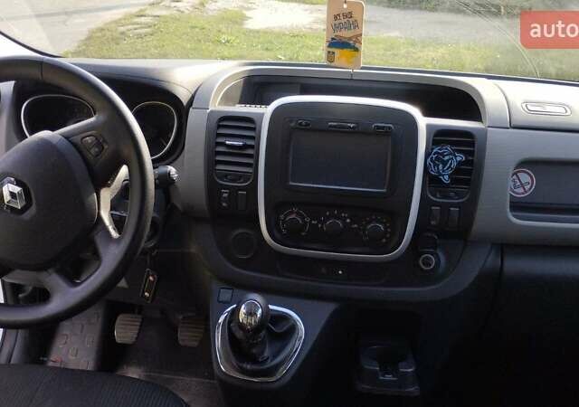 Білий Рено Трафік, об'ємом двигуна 1.6 л та пробігом 300 тис. км за 14000 $, фото 14 на Automoto.ua