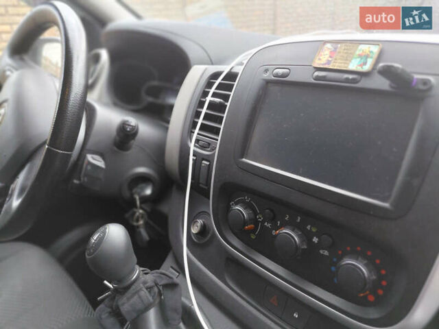 Белый Рено Трафик, объемом двигателя 1.6 л и пробегом 317 тыс. км за 13700 $, фото 17 на Automoto.ua