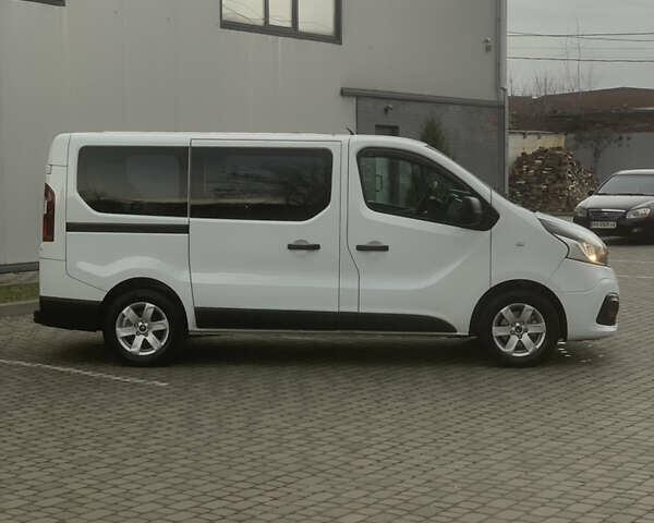 Белый Рено Трафик, объемом двигателя 1.6 л и пробегом 160 тыс. км за 14950 $, фото 4 на Automoto.ua