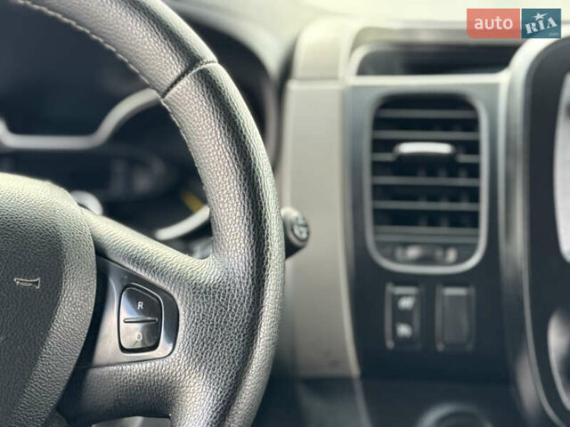 Белый Рено Трафик, объемом двигателя 1.6 л и пробегом 217 тыс. км за 13700 $, фото 57 на Automoto.ua