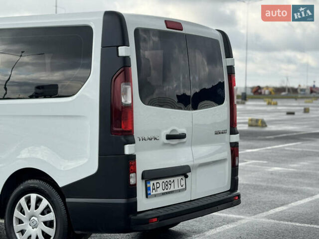 Белый Рено Трафик, объемом двигателя 1.6 л и пробегом 217 тыс. км за 13700 $, фото 28 на Automoto.ua