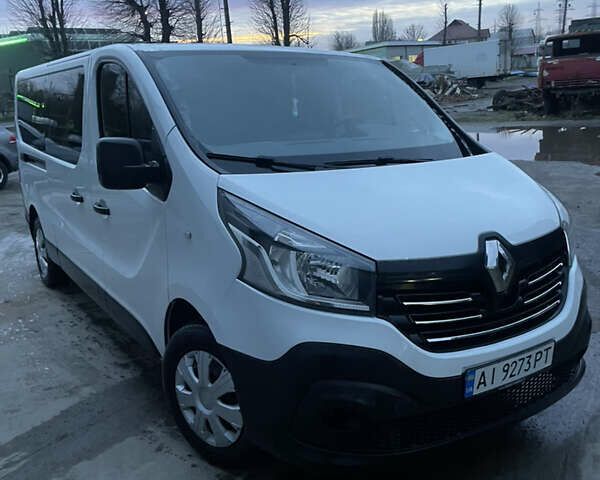 Белый Рено Трафик, объемом двигателя 1.6 л и пробегом 308 тыс. км за 12700 $, фото 1 на Automoto.ua
