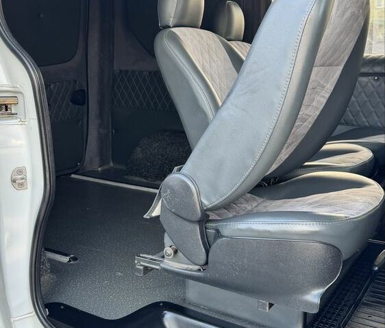 Белый Рено Трафик, объемом двигателя 1.6 л и пробегом 222 тыс. км за 15800 $, фото 16 на Automoto.ua