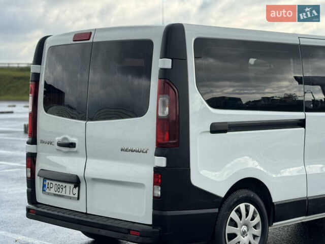 Белый Рено Трафик, объемом двигателя 1.6 л и пробегом 217 тыс. км за 13700 $, фото 23 на Automoto.ua