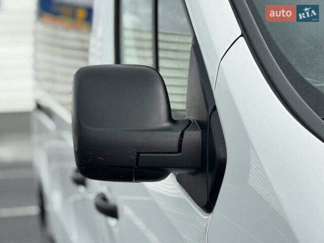 Белый Рено Трафик, объемом двигателя 1.6 л и пробегом 217 тыс. км за 13700 $, фото 34 на Automoto.ua