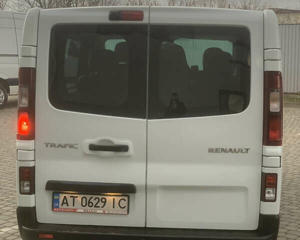 Белый Рено Трафик, объемом двигателя 1.6 л и пробегом 160 тыс. км за 14950 $, фото 6 на Automoto.ua