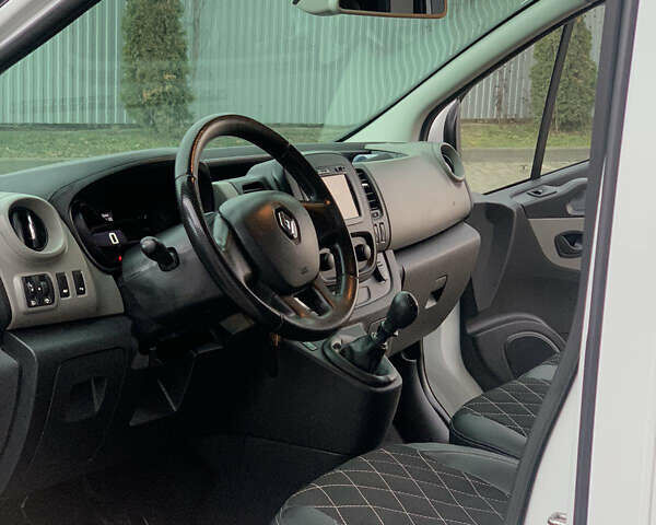 Белый Рено Трафик, объемом двигателя 1.6 л и пробегом 170 тыс. км за 22000 $, фото 29 на Automoto.ua