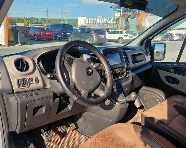 Белый Рено Трафик, объемом двигателя 1.6 л и пробегом 350 тыс. км за 13500 $, фото 15 на Automoto.ua