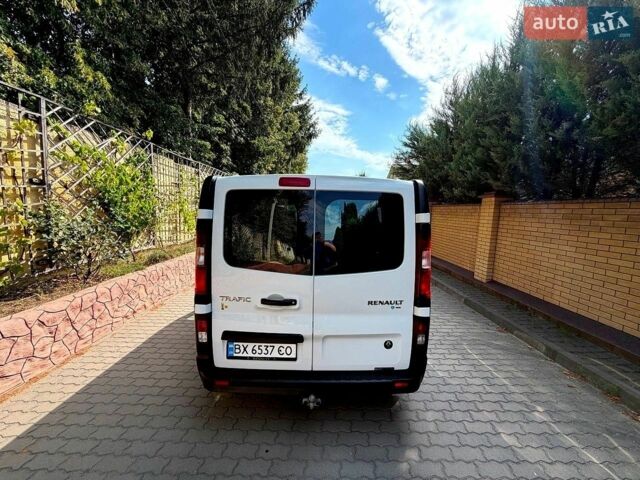 Белый Рено Трафик, объемом двигателя 1.6 л и пробегом 226 тыс. км за 13700 $, фото 4 на Automoto.ua
