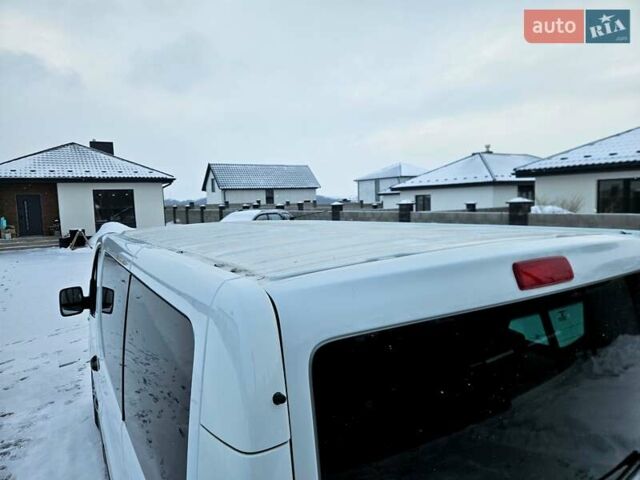 Белый Рено Трафик, объемом двигателя 1.6 л и пробегом 156 тыс. км за 17700 $, фото 22 на Automoto.ua