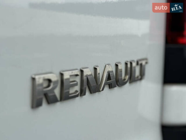 Белый Рено Трафик, объемом двигателя 1.6 л и пробегом 217 тыс. км за 13700 $, фото 24 на Automoto.ua