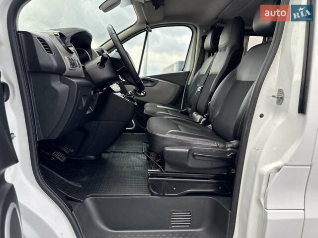 Белый Рено Трафик, объемом двигателя 1.6 л и пробегом 217 тыс. км за 13700 $, фото 49 на Automoto.ua