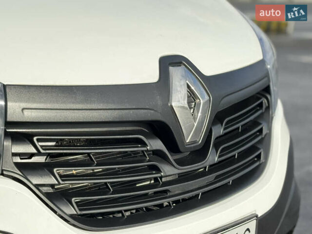 Белый Рено Трафик, объемом двигателя 1.6 л и пробегом 217 тыс. км за 13700 $, фото 40 на Automoto.ua