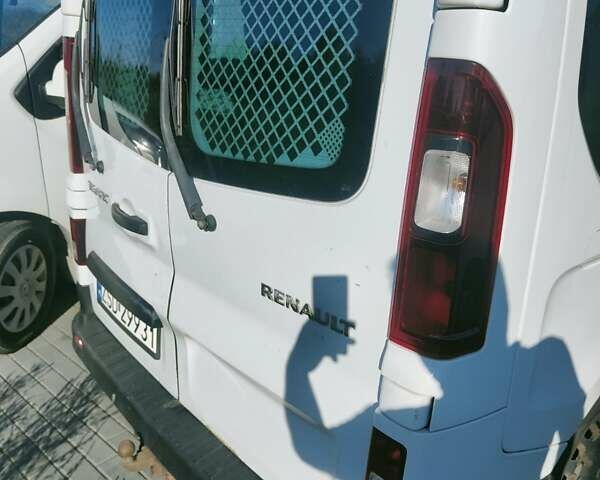 Білий Рено Трафік, об'ємом двигуна 1.6 л та пробігом 140 тис. км за 9500 $, фото 2 на Automoto.ua