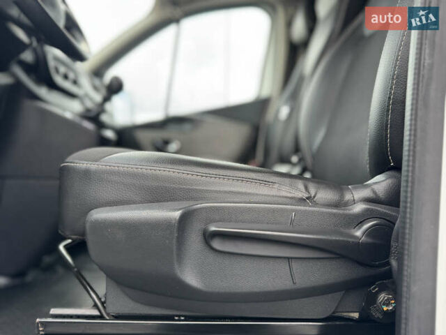 Белый Рено Трафик, объемом двигателя 1.6 л и пробегом 217 тыс. км за 13700 $, фото 51 на Automoto.ua