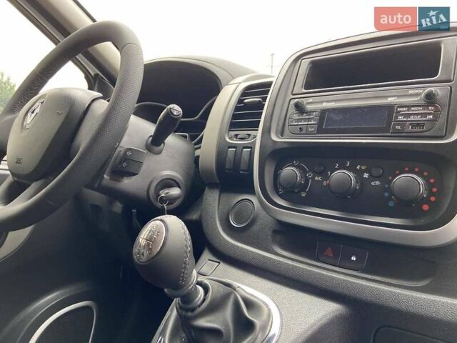 Білий Рено Трафік, об'ємом двигуна 1.6 л та пробігом 186 тис. км за 14877 $, фото 35 на Automoto.ua