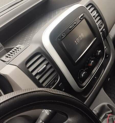 Белый Рено Трафик, объемом двигателя 1.6 л и пробегом 220 тыс. км за 11900 $, фото 21 на Automoto.ua