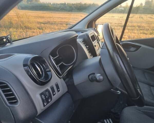 Білий Рено Трафік, об'ємом двигуна 1.6 л та пробігом 266 тис. км за 11500 $, фото 6 на Automoto.ua