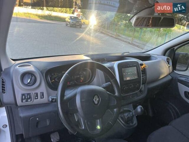 Білий Рено Трафік, об'ємом двигуна 1.6 л та пробігом 218 тис. км за 12800 $, фото 2 на Automoto.ua