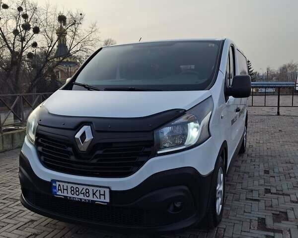 Белый Рено Трафик, объемом двигателя 1.6 л и пробегом 286 тыс. км за 14900 $, фото 3 на Automoto.ua