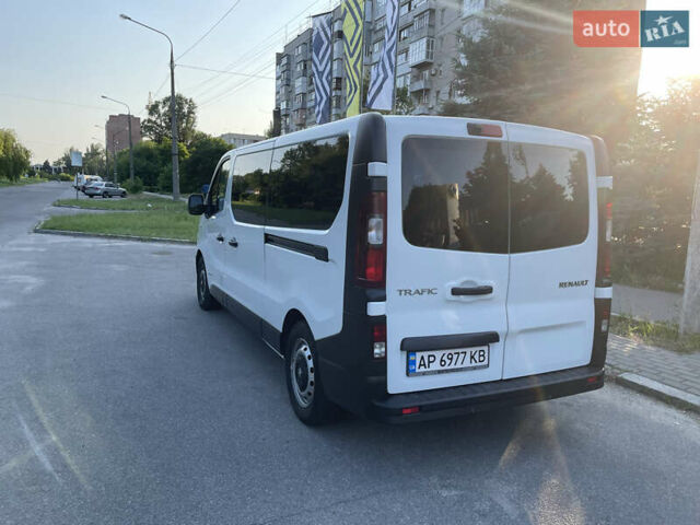 Белый Рено Трафик, объемом двигателя 1.6 л и пробегом 199 тыс. км за 13500 $, фото 10 на Automoto.ua