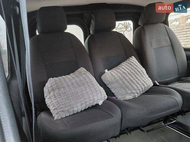 Белый Рено Трафик, объемом двигателя 1.6 л и пробегом 317 тыс. км за 13700 $, фото 24 на Automoto.ua