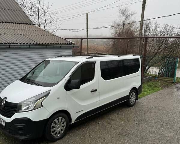 Белый Рено Трафик, объемом двигателя 1.6 л и пробегом 155 тыс. км за 16300 $, фото 1 на Automoto.ua