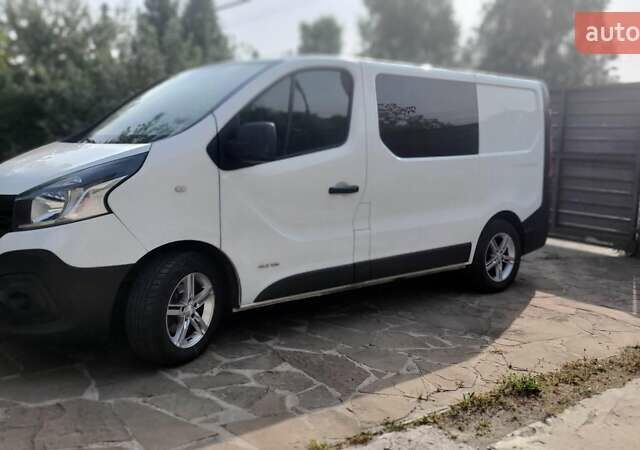 Белый Рено Трафик, объемом двигателя 1.6 л и пробегом 179 тыс. км за 15300 $, фото 5 на Automoto.ua