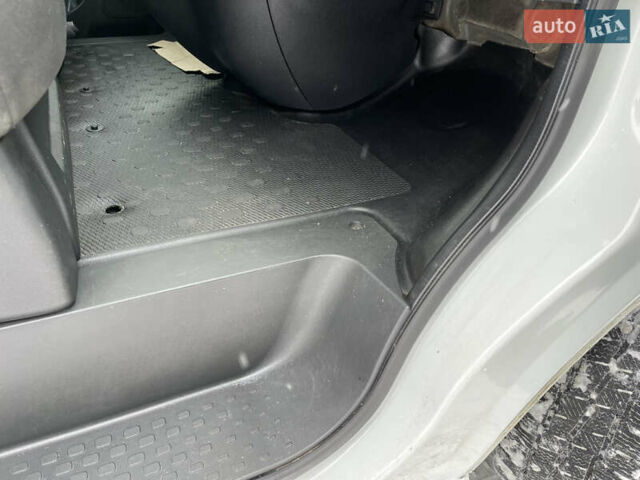 Белый Рено Трафик, объемом двигателя 1.6 л и пробегом 263 тыс. км за 14250 $, фото 12 на Automoto.ua