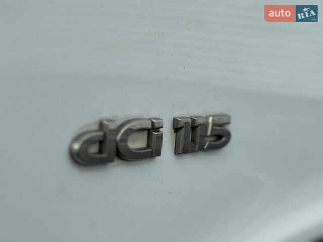 Белый Рено Трафик, объемом двигателя 1.6 л и пробегом 217 тыс. км за 13700 $, фото 33 на Automoto.ua