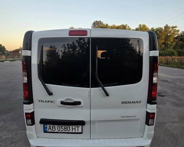 Белый Рено Трафик, объемом двигателя 1.6 л и пробегом 292 тыс. км за 13600 $, фото 16 на Automoto.ua