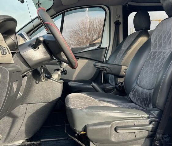 Белый Рено Трафик, объемом двигателя 1.6 л и пробегом 222 тыс. км за 15800 $, фото 12 на Automoto.ua