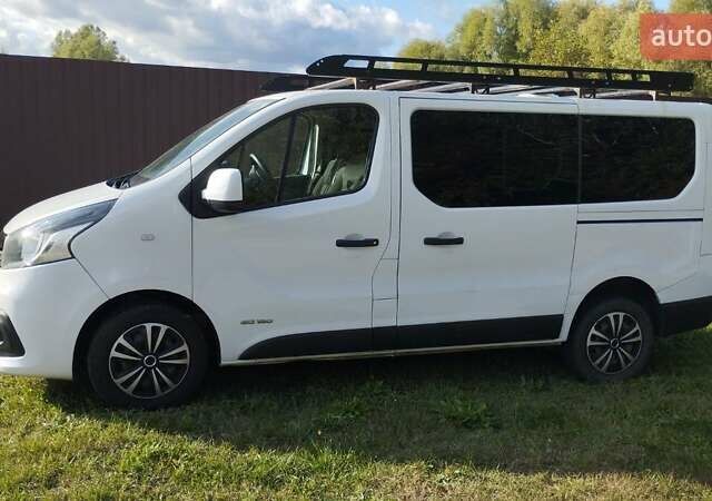 Білий Рено Трафік, об'ємом двигуна 1.6 л та пробігом 300 тис. км за 14000 $, фото 4 на Automoto.ua