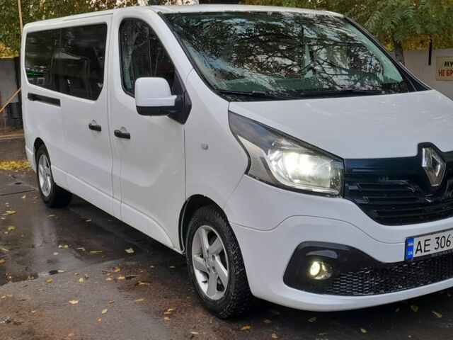 Белый Рено Трафик, объемом двигателя 1.6 л и пробегом 186 тыс. км за 14500 $, фото 2 на Automoto.ua