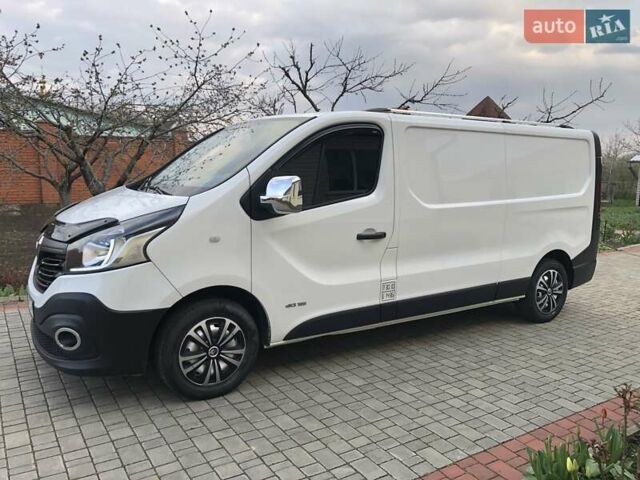 Белый Рено Трафик, объемом двигателя 1.6 л и пробегом 298 тыс. км за 12500 $, фото 6 на Automoto.ua