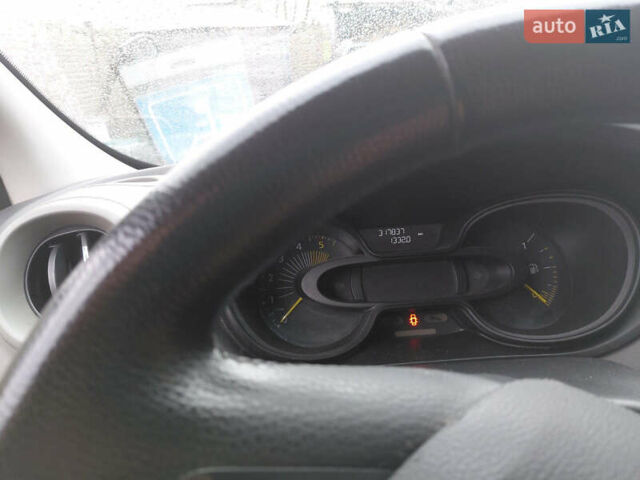 Белый Рено Трафик, объемом двигателя 1.6 л и пробегом 317 тыс. км за 13700 $, фото 15 на Automoto.ua