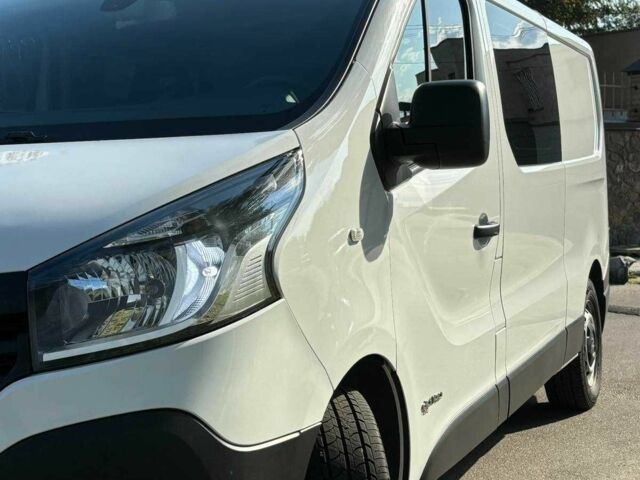 Белый Рено Трафик, объемом двигателя 1.6 л и пробегом 262 тыс. км за 13700 $, фото 1 на Automoto.ua