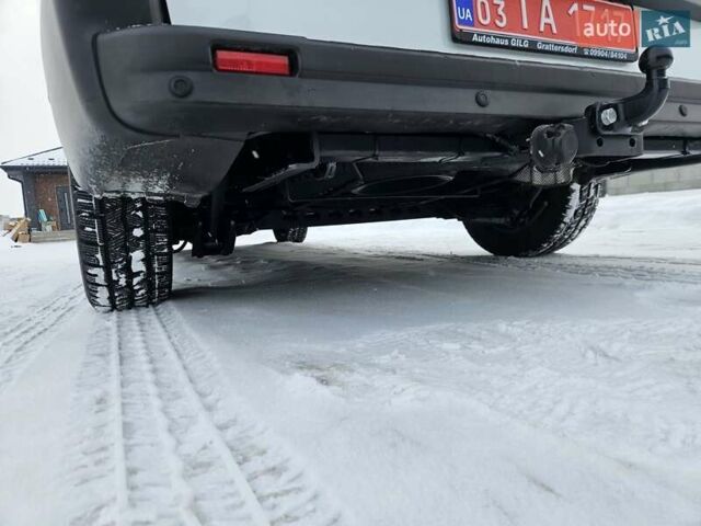 Белый Рено Трафик, объемом двигателя 1.6 л и пробегом 156 тыс. км за 17700 $, фото 51 на Automoto.ua