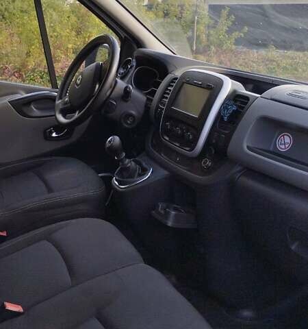 Білий Рено Трафік, об'ємом двигуна 1.6 л та пробігом 300 тис. км за 14000 $, фото 15 на Automoto.ua